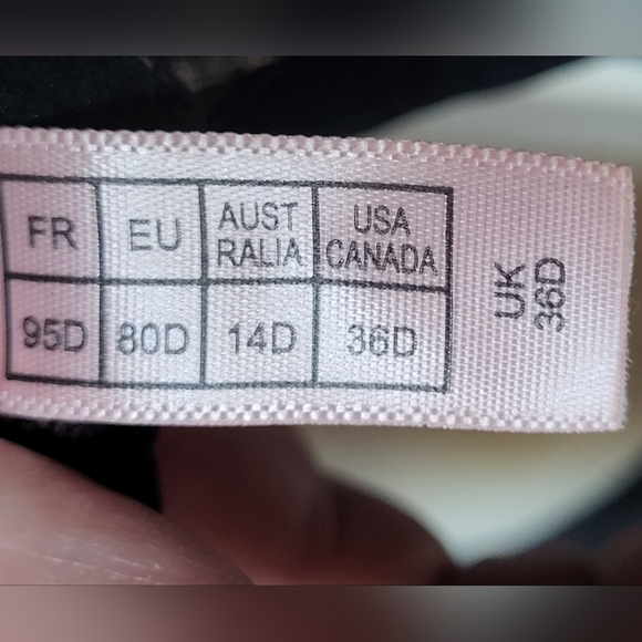 Rare Find! Agent Provocateur Black and White Fenella Collection Bra - 36D - Picture 7 of 7